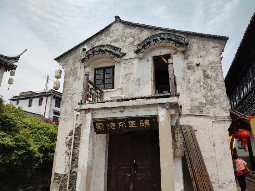 眼睛这2个变化,可能是是肝脏在 向你发出“求救信号”?